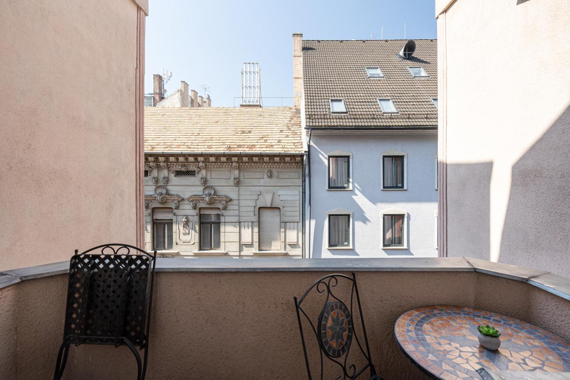 Dorsett Heights Apartment Budapest Eksteriør bilde