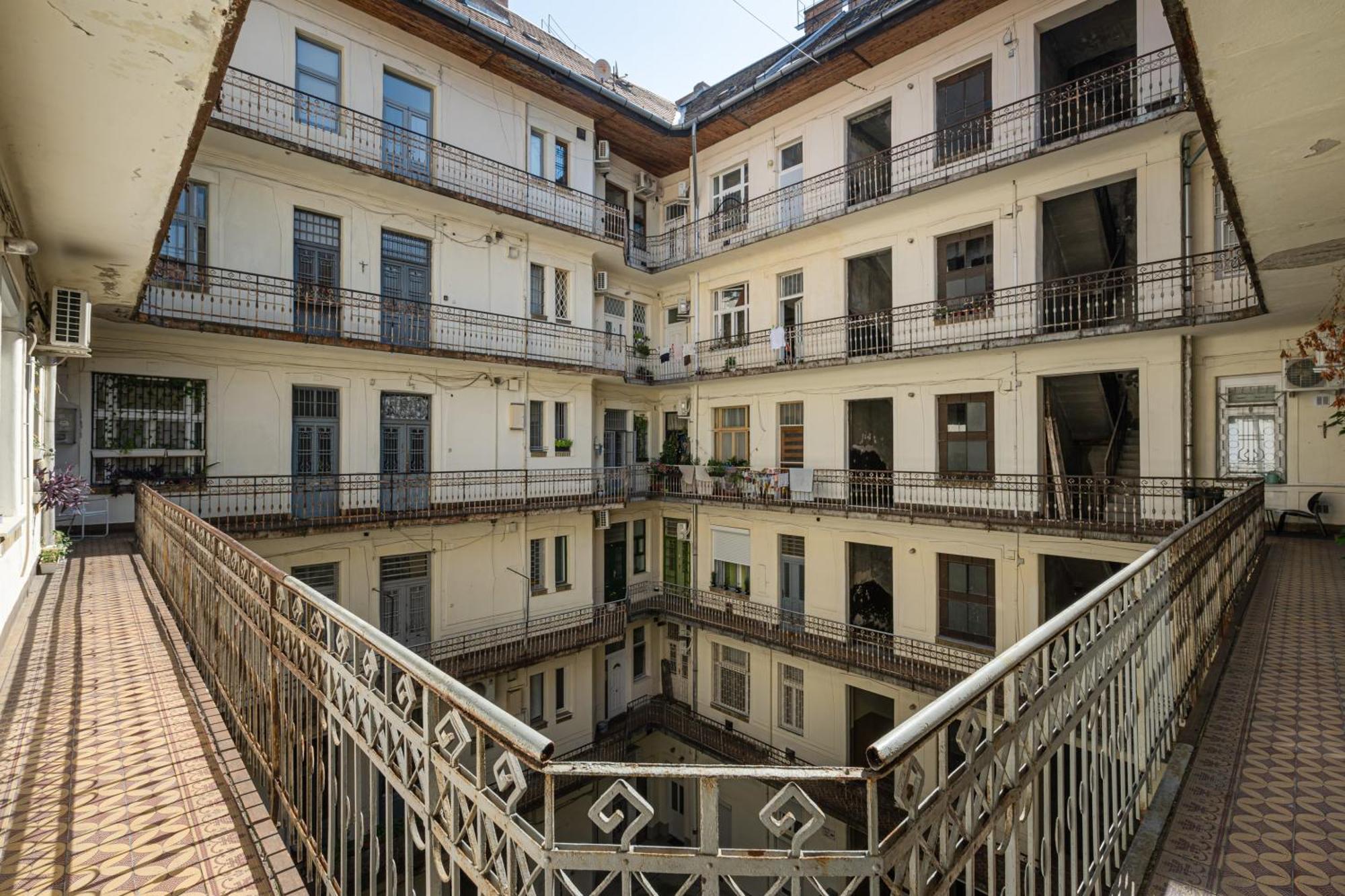 Dorsett Heights Apartment Budapest Eksteriør bilde